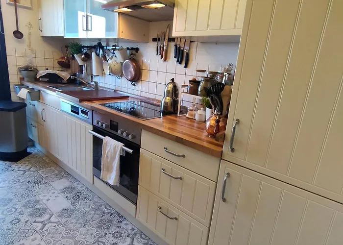 Fully Equipped - 1 Min From Cologne's Largest Mall Appartement Cologne