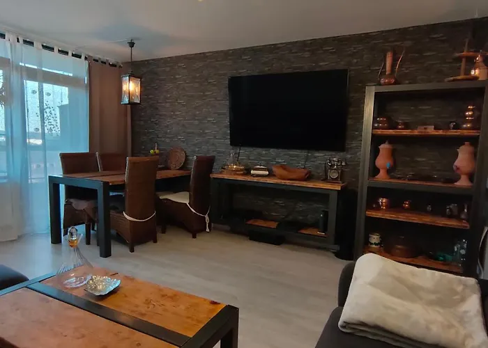 Fully Equipped - 1 Min From Cologne's Largest Mall *